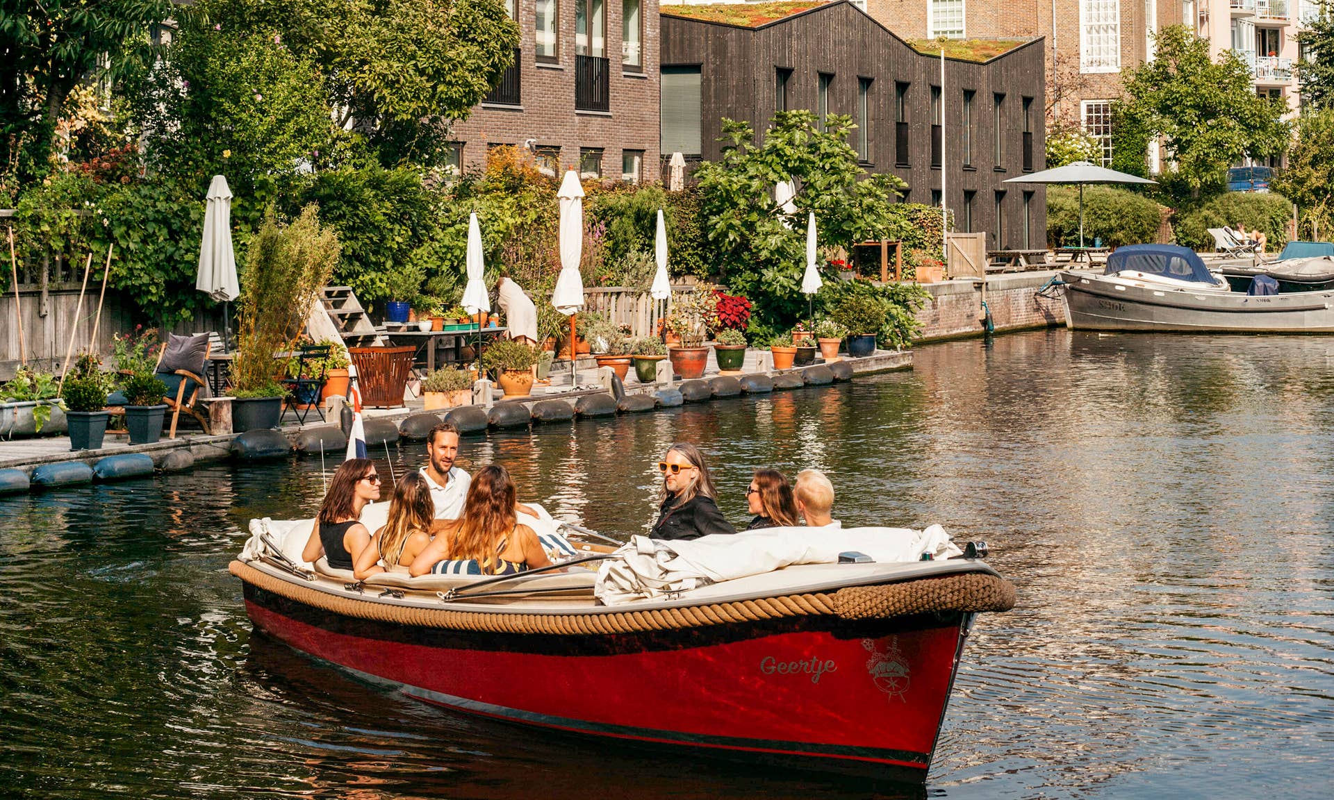 Home Away from Home: Finding the Perfect Vacation Rental in Amsterdam